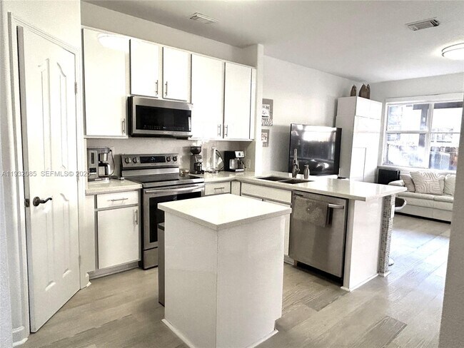 Building Photo - 11562 NW 80th St