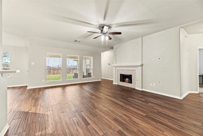 Building Photo - 9910 Pine Flats Dr