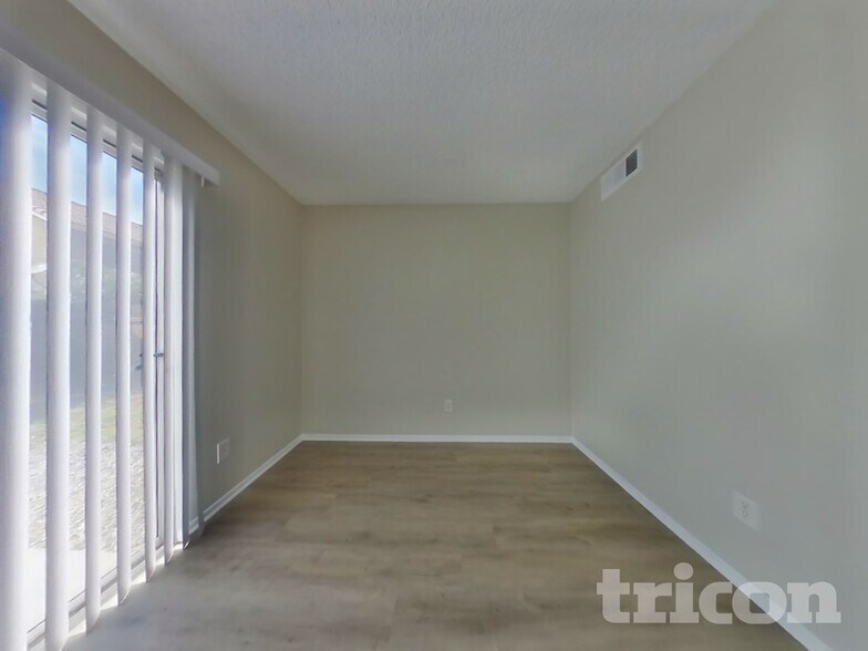 Building Photo - 1480 Medallion Ct