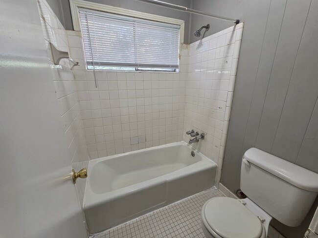 Building Photo - 4573 Appleville St