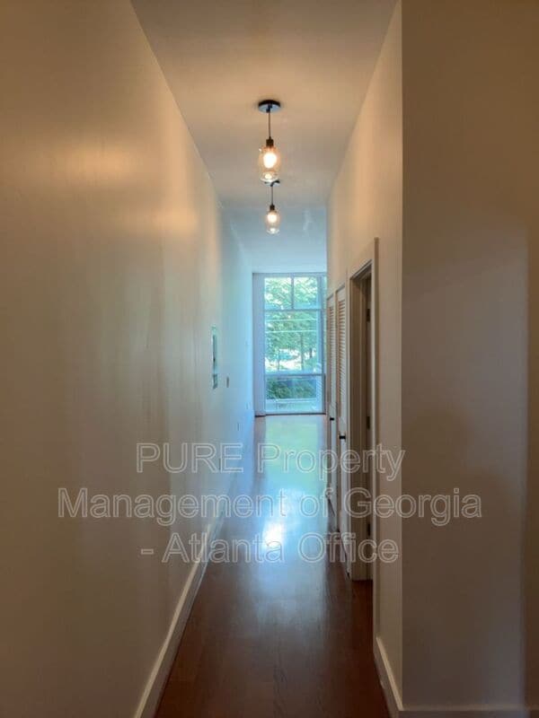 Building Photo - 89 Mangum St SW