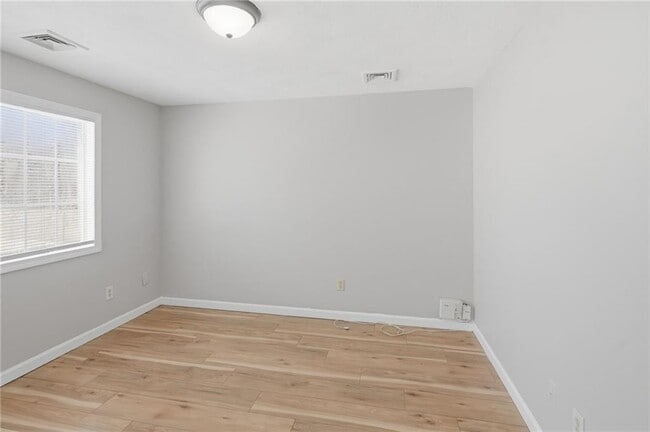 Building Photo - 18 Joseph St