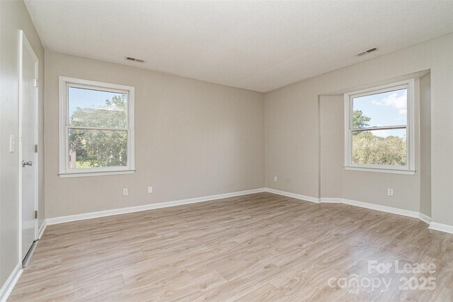 Building Photo - 6165 Meadow Rose Ln