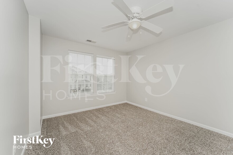 Building Photo - 16618 Grassy Creek Dr