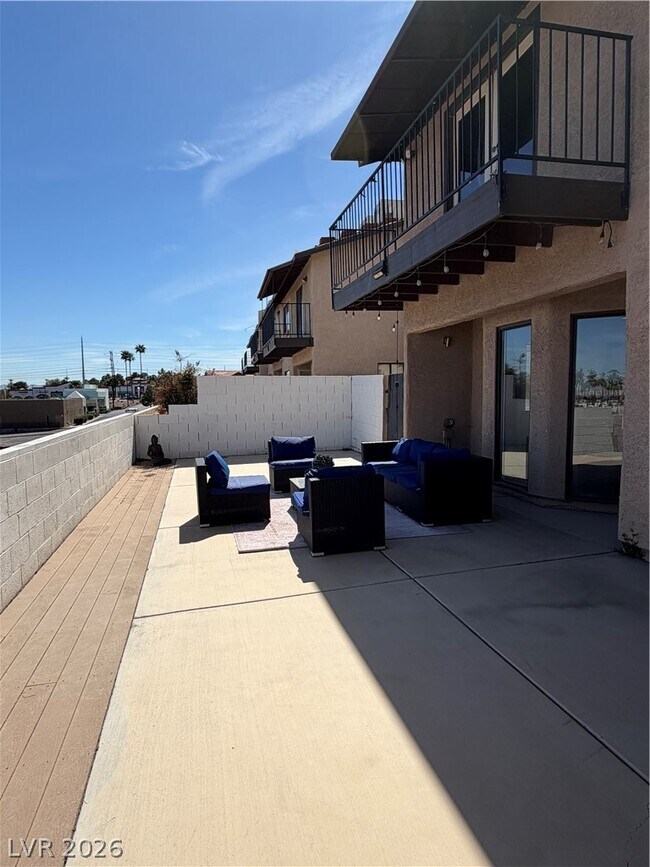 Building Photo - 3988 Delos Dr