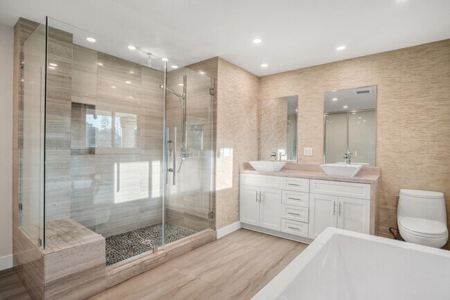 Building Photo - PRIVATE AND TRANQUIL COMPLETELY RENOVATED ...