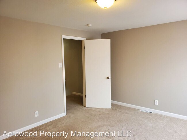 Building Photo - 3 br, 2 bath House - 5608 S Lowell Street