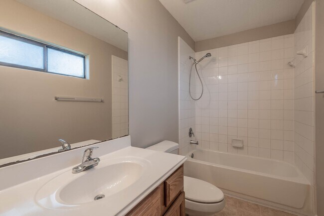 Building Photo - 10233 Azalea Village Dr