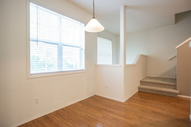 Building Photo - 11370 SW Thunder Terrace