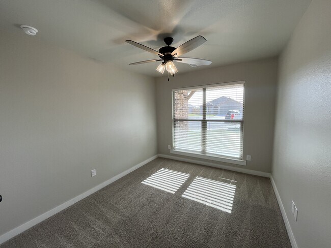 Building Photo - 1301 Ross Ave