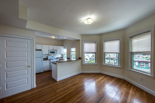 Building Photo - 49 Ashford St