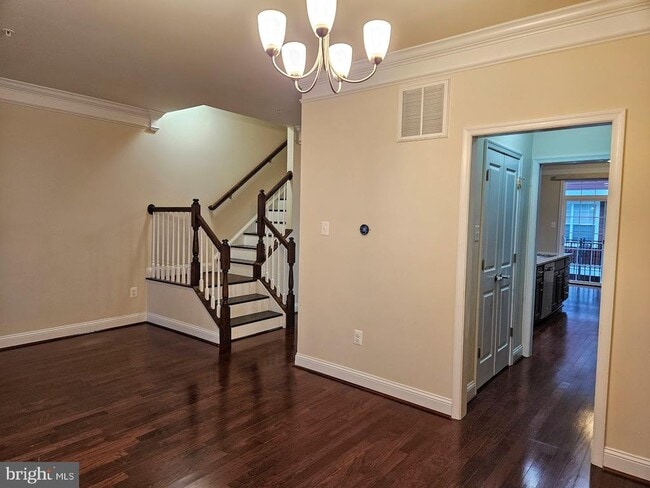 Building Photo - 6041 Maple Hill Rd