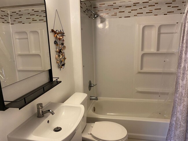 Building Photo - 2 Bed 1 Bath Single Family Home in Wausau