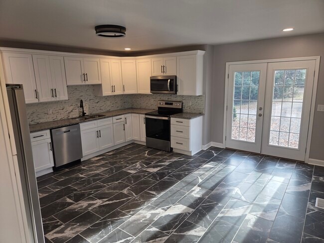 Building Photo - 415 Ford St