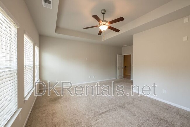 Building Photo - 2666 Pointcrest Way