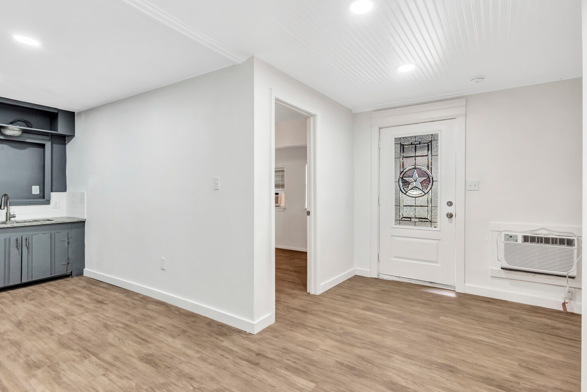 Building Photo - 397 Wills Point St