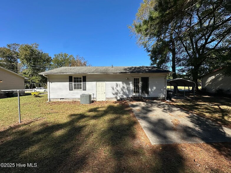 Building Photo - 305 Rhode Island Ave