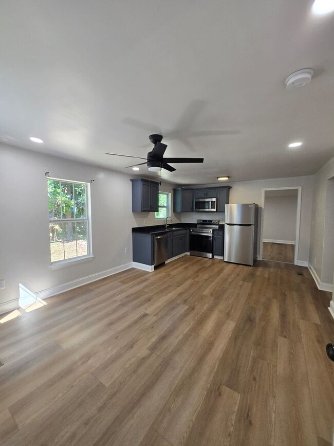 Building Photo - Spacious Single-Family Home in Chattanooga...