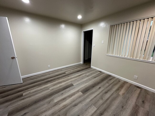 Building Photo - 926 Desert Isle Dr