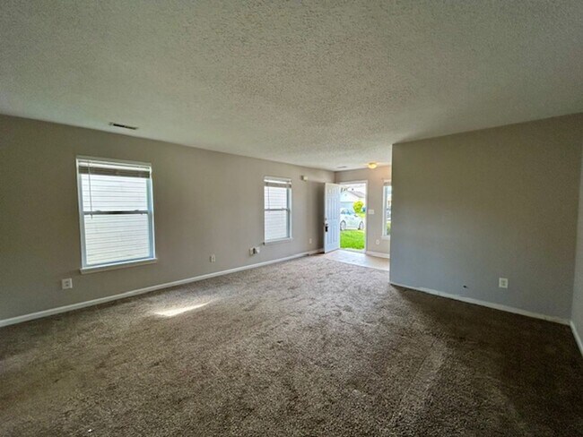 Building Photo - Beautiful 3 Bedroom 2 Bath Ranch On A Pond...