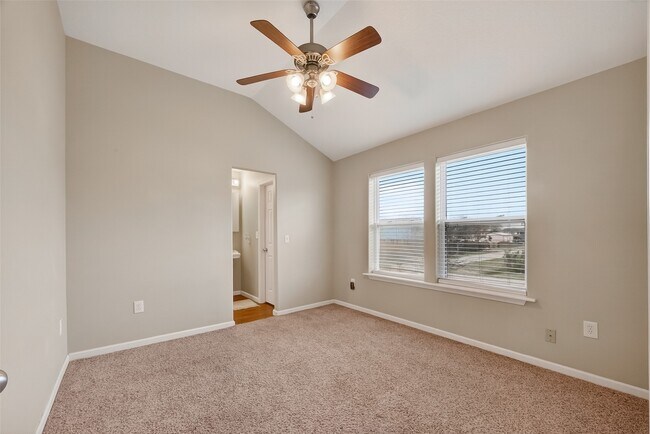 Building Photo - 1143 3ks St