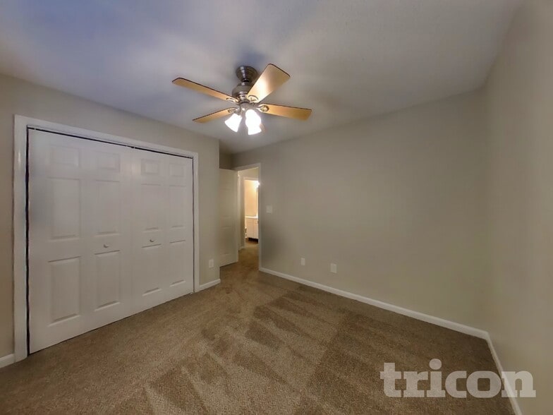 Building Photo - 9225 Dry Creek Dr