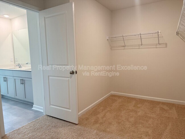 Building Photo - 828 Old Tarboro Rd