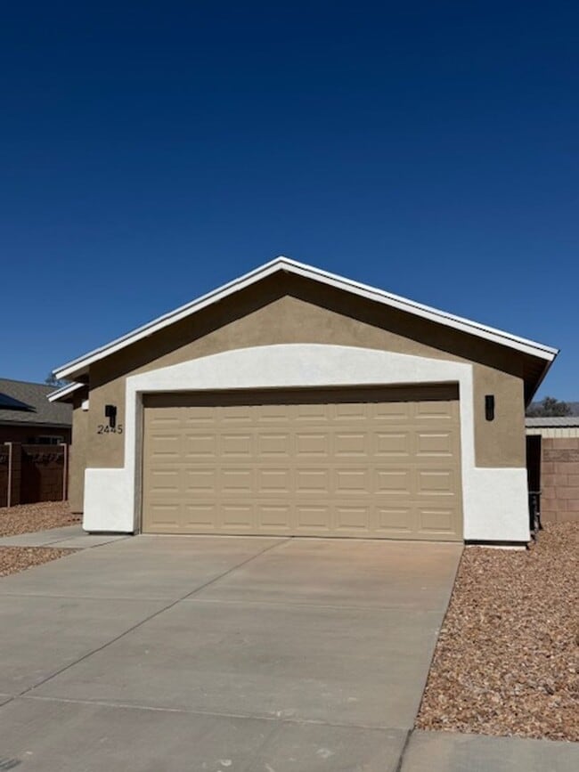 Building Photo - East- NEW BUILD 3 Bedroom rental homes!