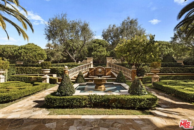 Building Photo - 28 Deep Sea