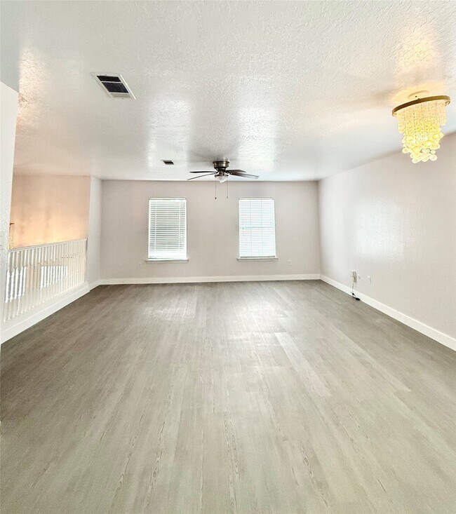 Building Photo - 12210 Cliffgate Dr