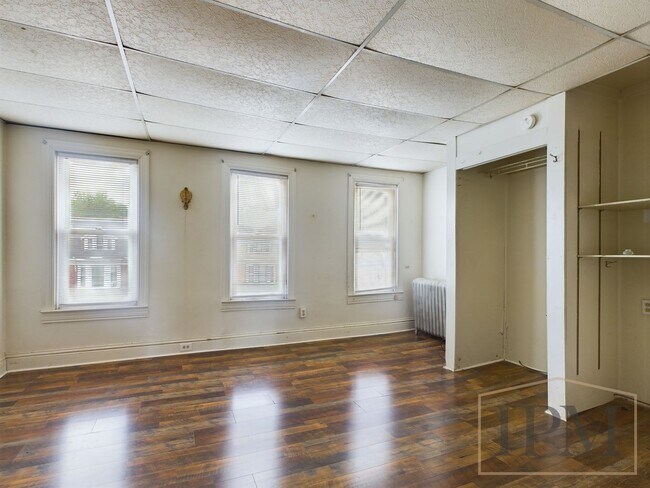 Building Photo - 638 Pennsylvania Ave