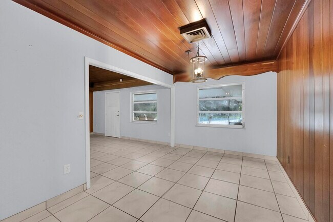 Building Photo - 4910 Ralls Rd
