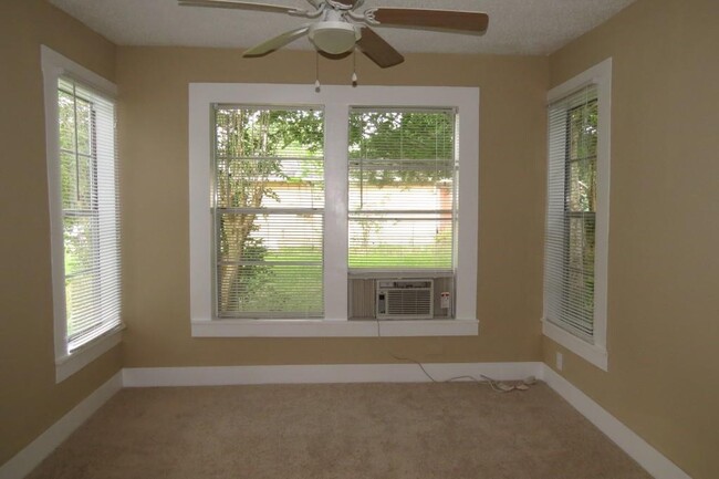 Middle Bedroom - 6105 Anderson St