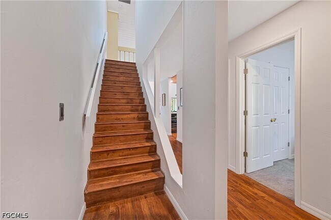 Building Photo - 15080 Riverbend Blvd
