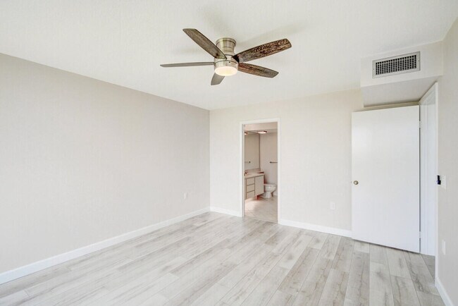 Building Photo - 2561 Village Blvd