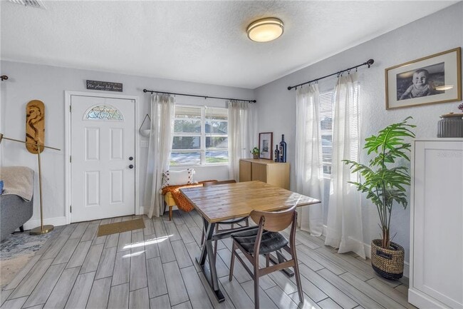 Building Photo - 3605 W Iowa Ave