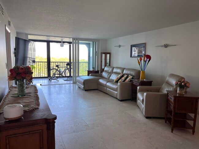 Building Photo - 1629 Riverview Rd