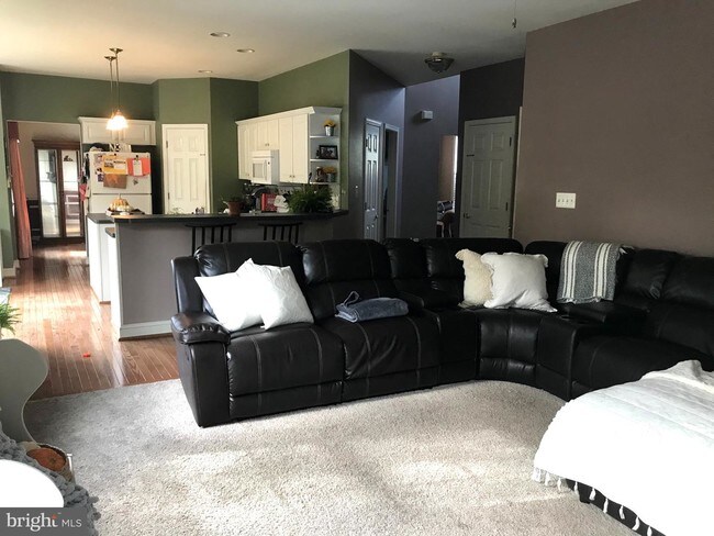 Building Photo - 4353 S Creek Ct