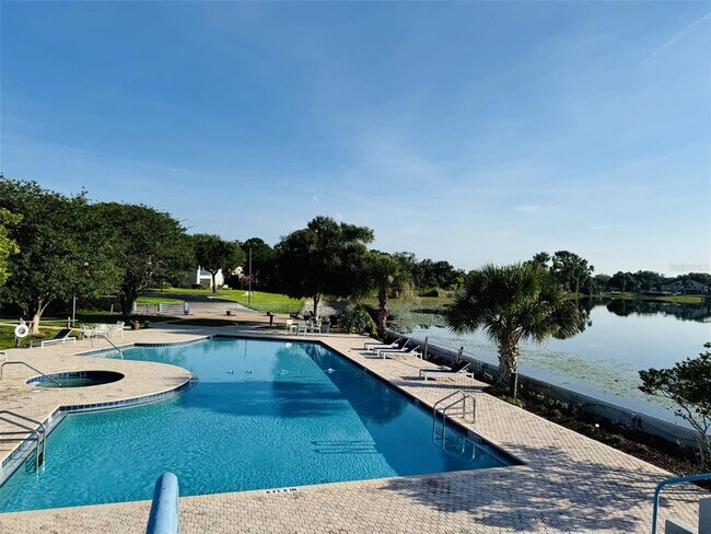 Building Photo - 1000 Winderley Pl