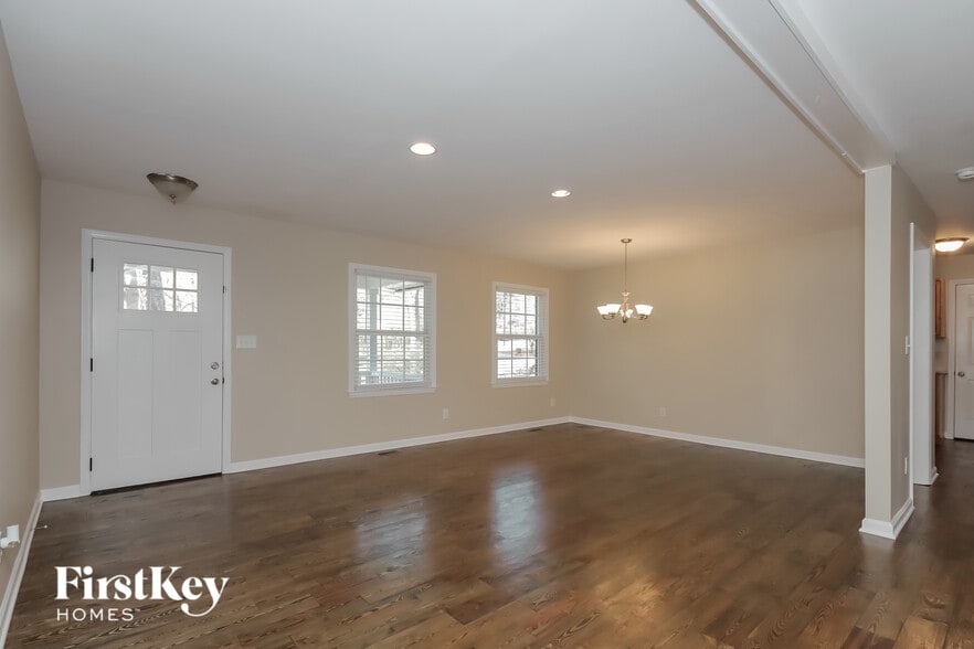 Building Photo - 226 Heritage Pl