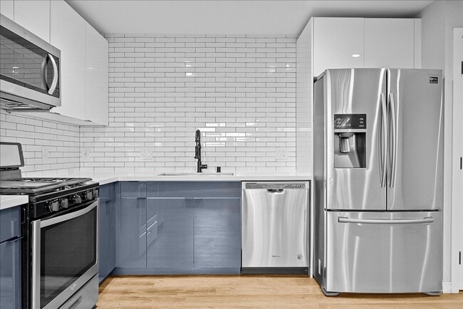 Building Photo - 941 Normandie Ave