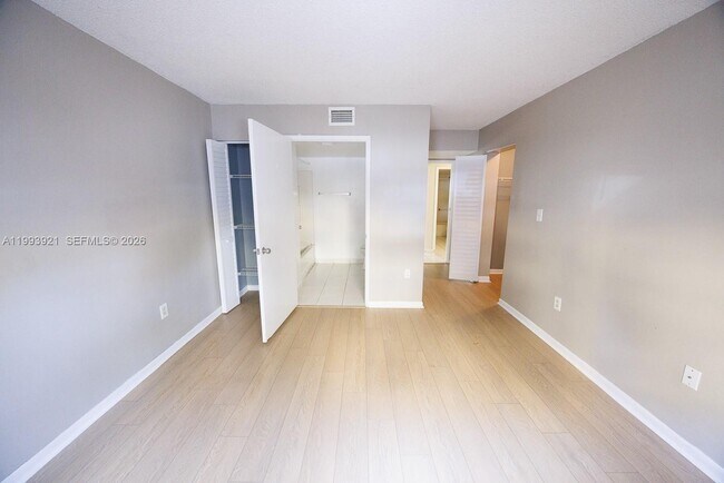 Building Photo - 14920 SW 82nd Ln