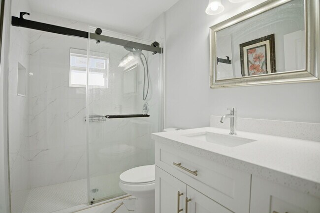 Building Photo - 4593 SW Bradbury St