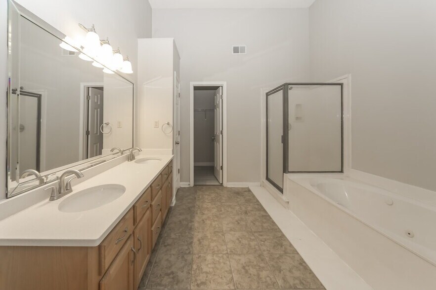 Building Photo - 7764 Bramble Ln