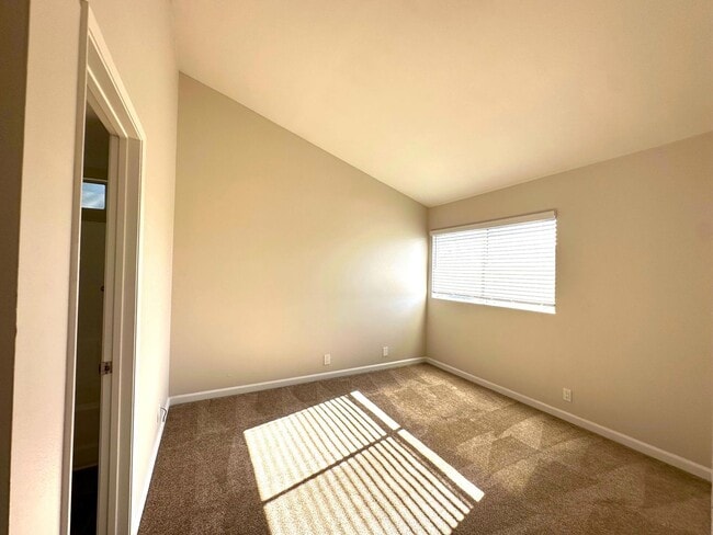 Building Photo - ~!!NOW AVAILABLE!! 2BD/2BTH ~ Welcome to C...