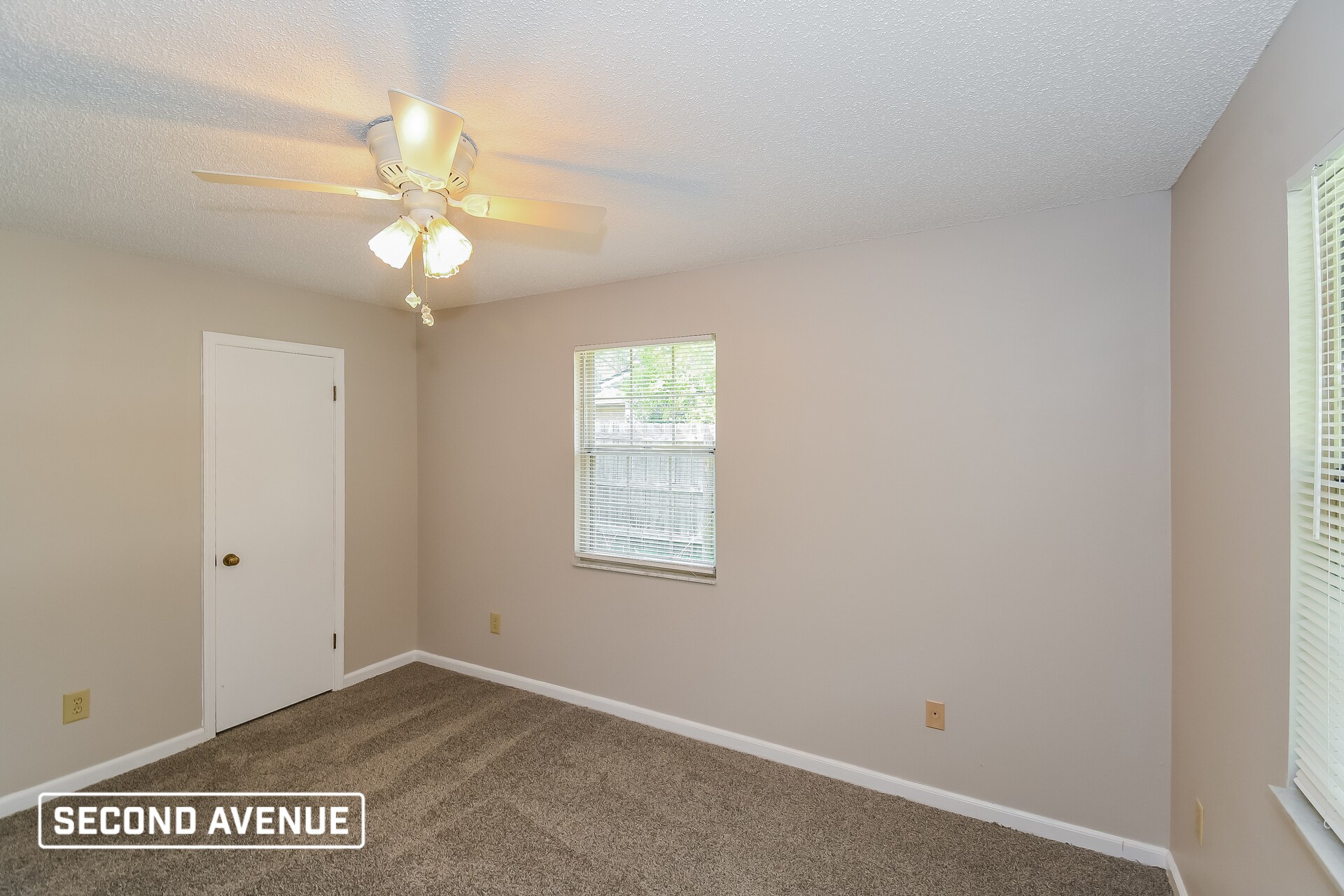 Building Photo - 1512 Rebecca Dr
