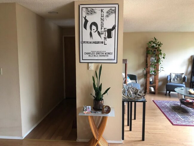 Building Photo - 1019 Lenora Ct