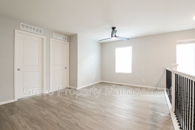 Building Photo - 389 Rodden Dr