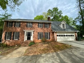 Building Photo - 4193 N Shallowford Rd