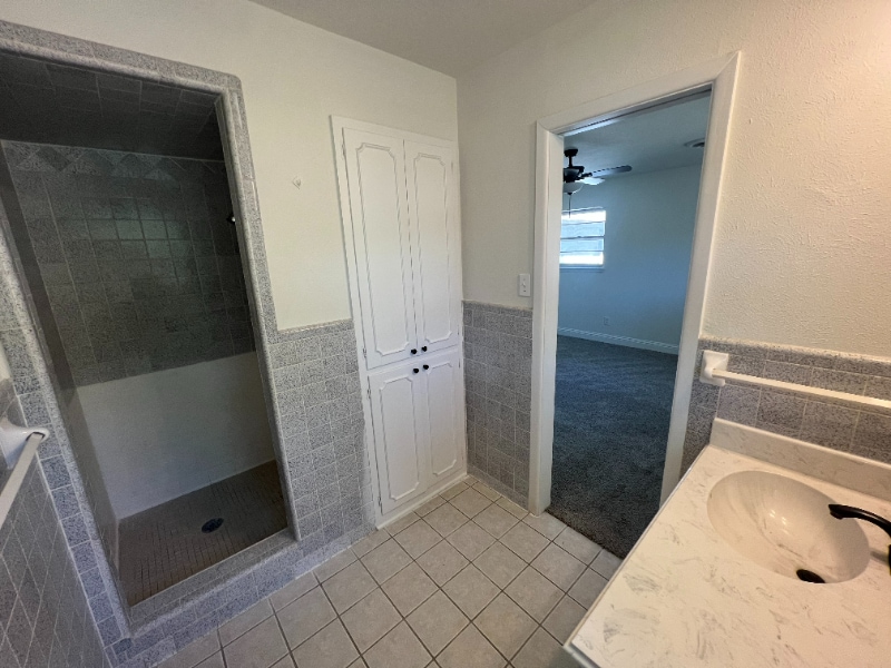 Building Photo - 1501 W Chestnut St